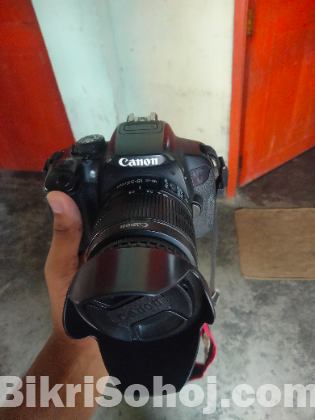 Canon 700D